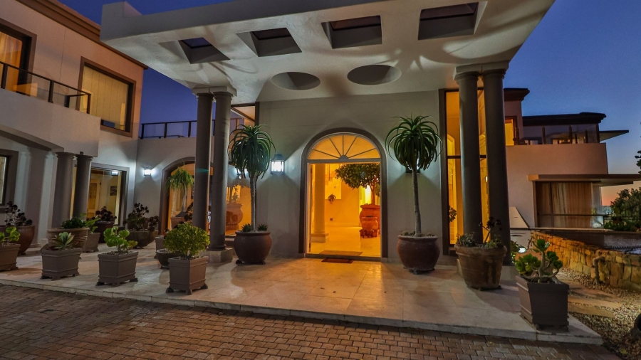6 Bedroom Property for Sale in Myoli Beach Western Cape